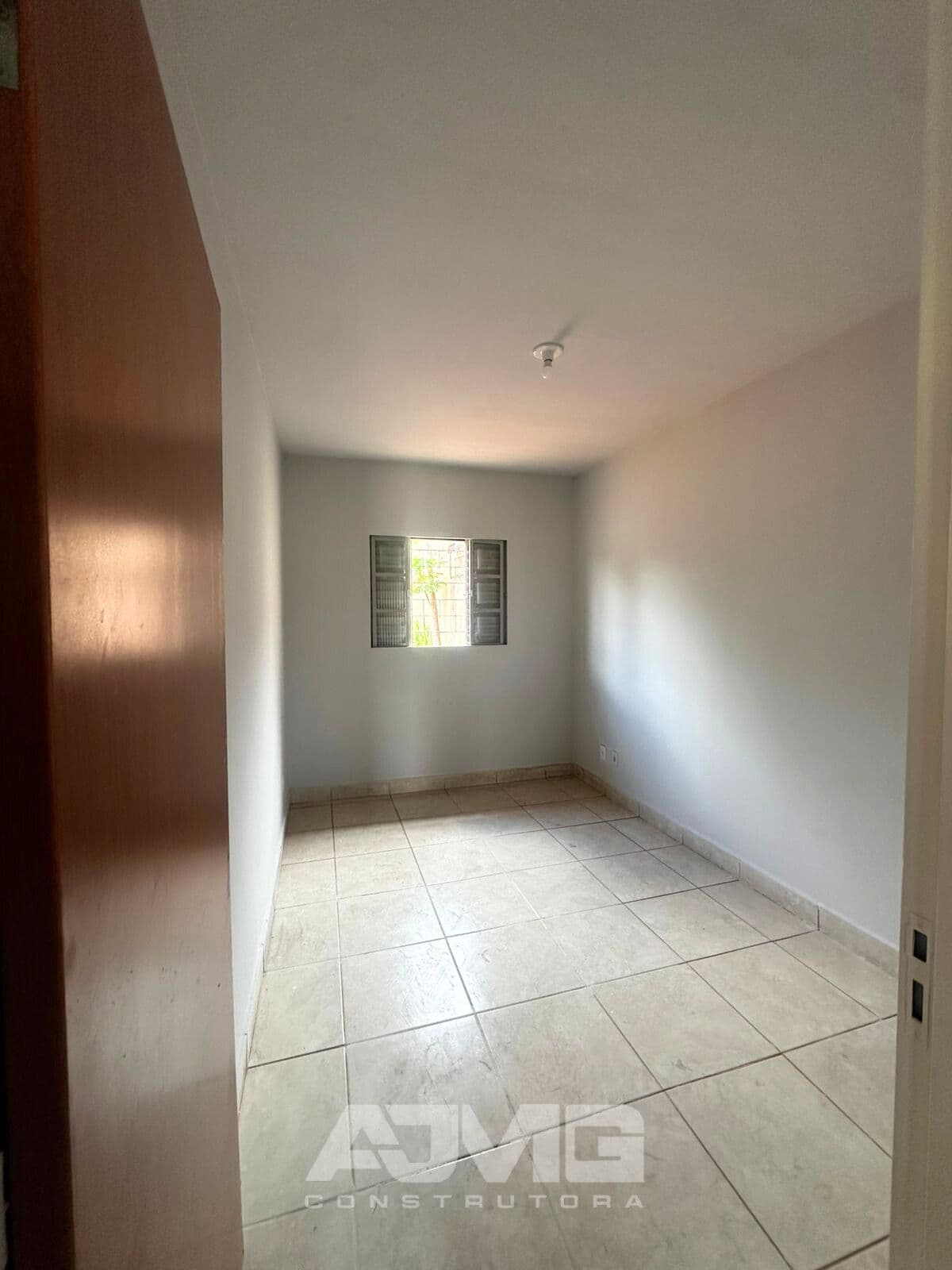 Casa com 2 quartos, garagem e quintal - Foto 6