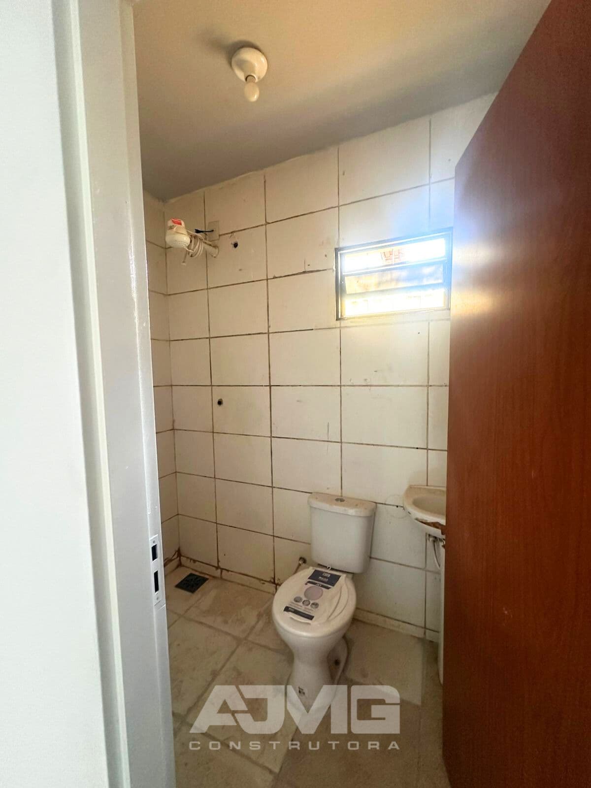 Casa com 2 quartos, garagem e quintal - Foto 8