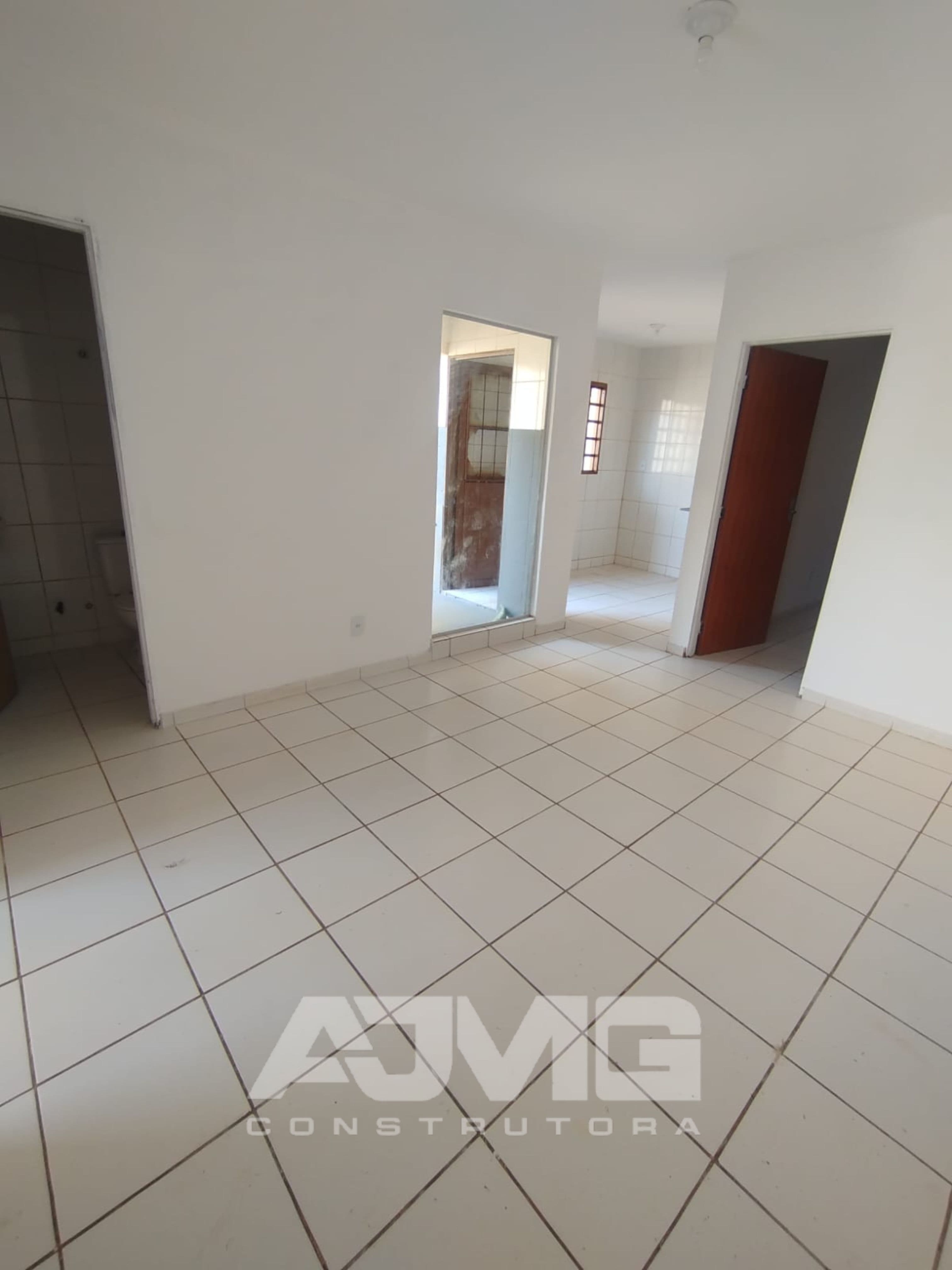 Casa com grande garagem e quintal em Luziânia - Foto 6