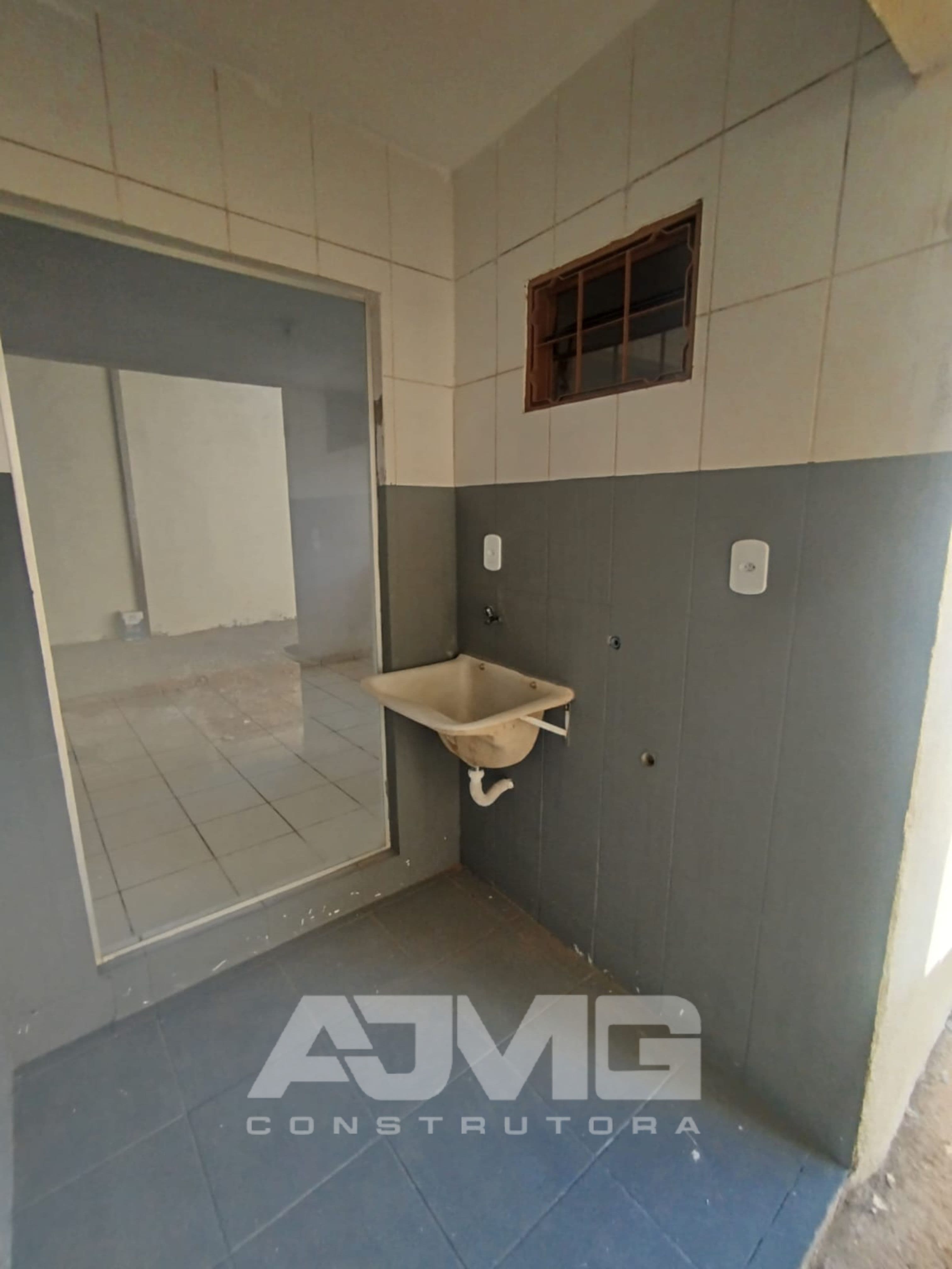 Casa com grande garagem e quintal em Luziânia - Foto 8