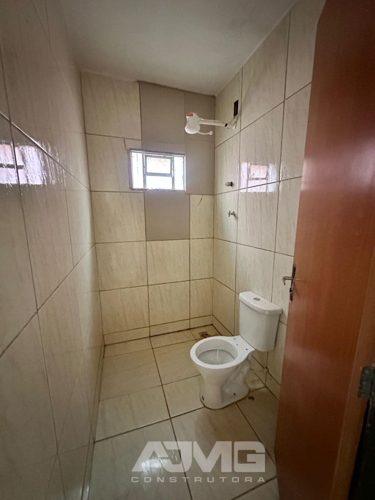 Casa com garagem para 3 carros e 2 quartos - Foto 5