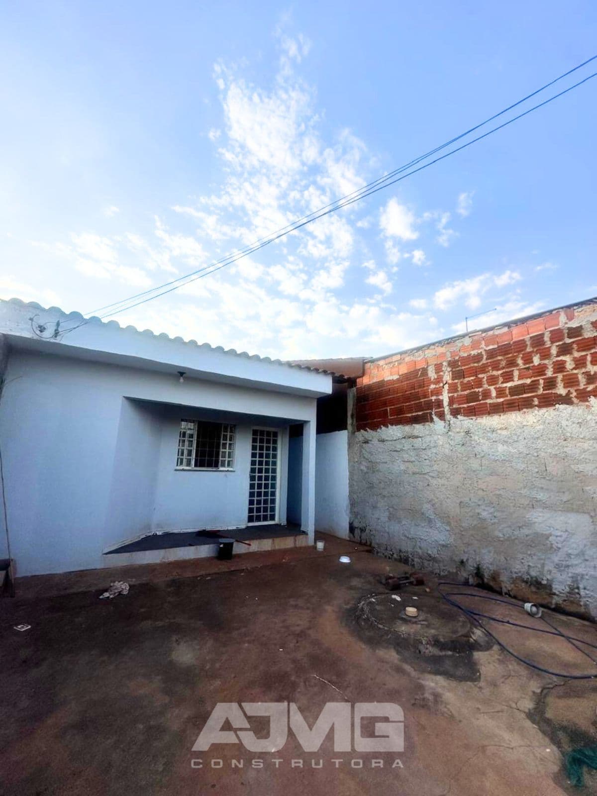 Casa com 2 quartos e garagem - Foto 2