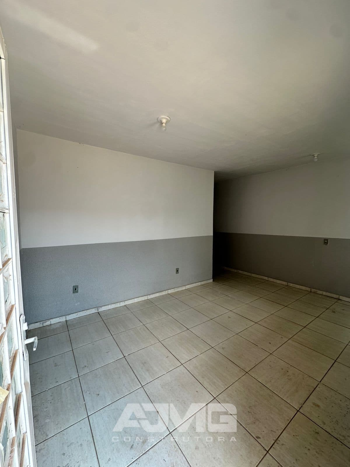 Casa com garagem grande e quintal - Foto 4