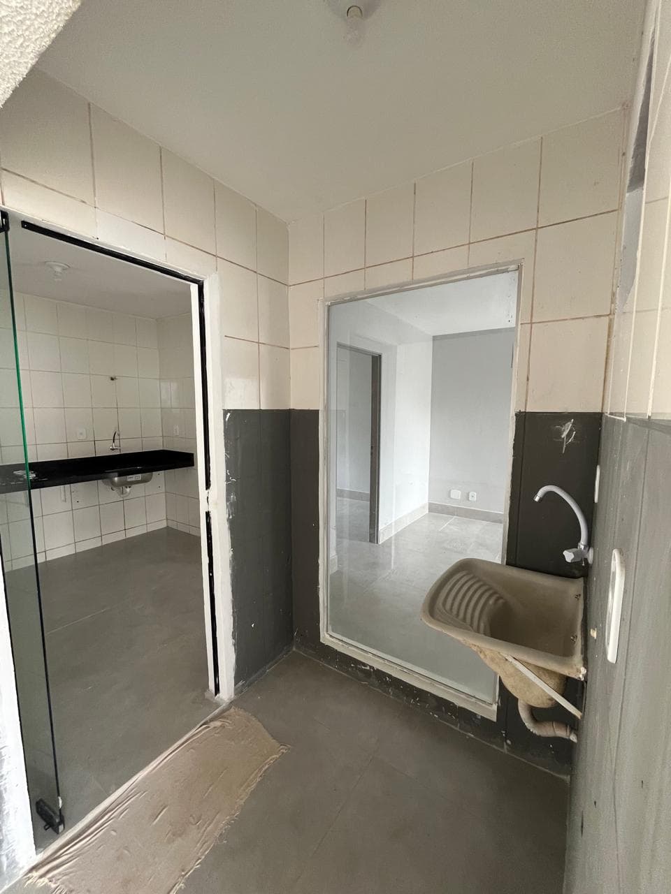 Casa com grande garagem e quintal em Luziânia - Foto 3